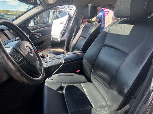 Used 2011 BMW 528i Sedan RWD image 4
