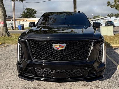 Used 2025 Cadillac Escalade ESV V