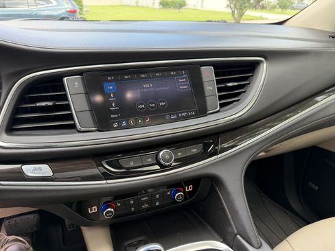 Used 2020 Buick Enclave Essence w/ Sound and Sites Package FWD image 6