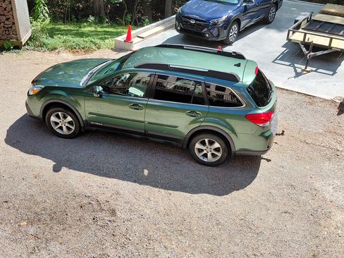 Used 2014 Subaru Outback 2.5i Premium image 5
