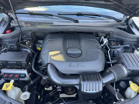 Used 2011 Jeep Grand Cherokee Overland image 14