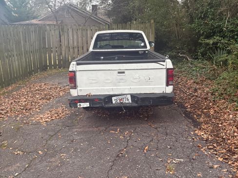 Used 1992 Dodge Dakota 2WD Regular Cab image 1