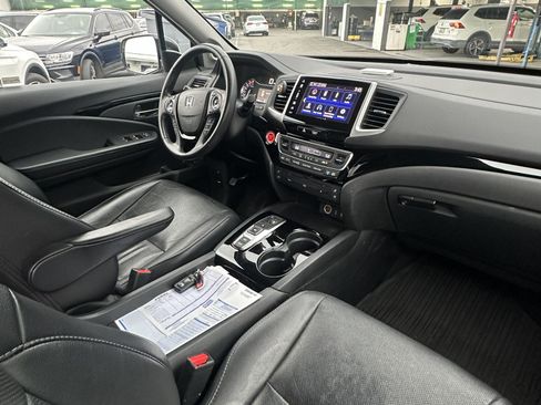Used 2017 Honda Pilot Elite image 4