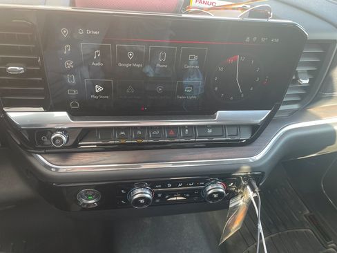 Used 2023 GMC Sierra 1500 SLT image 16