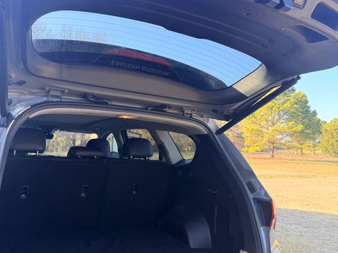 Used 2021 Hyundai Santa Fe Limited image 10