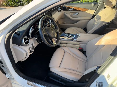 Used 2017 Mercedes-Benz C 300 Sedan image 9