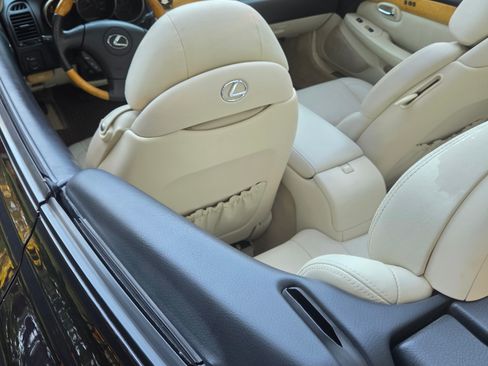 Used 2003 Lexus SC 430 Convertible RWD image 4