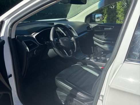 Used 2020 Ford Edge SEL w/ Cold Weather Package image 5