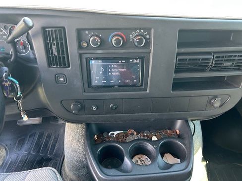 Used 2008 GMC Savana 1500 w/ Preferred Equipment Group image 14