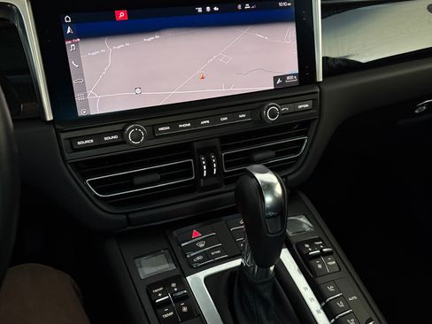Used 2020 Porsche Macan S image 16