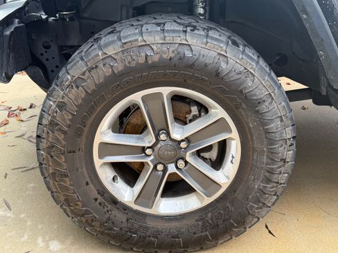 Used 2022 Jeep Wrangler Unlimited Sahara w/ LED Lighting Group image 4