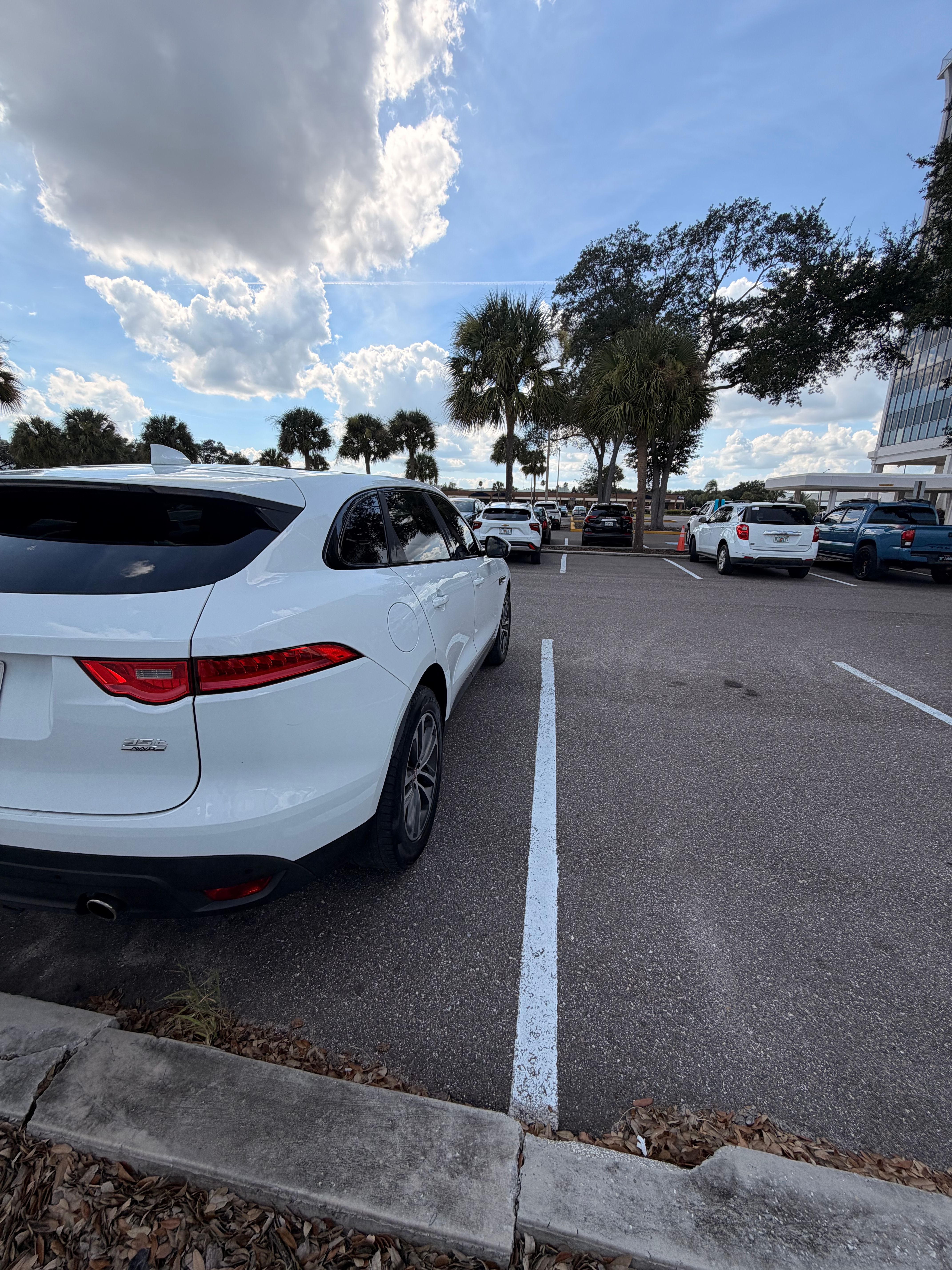 Used 2017 Jaguar F-PACE Premium AWD/4WD image 13