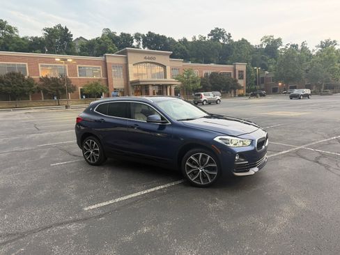 Used 2020 BMW X2 xDrive28i w/ Convenience Package AWD/4WD image 2