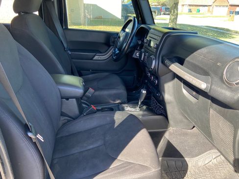 Used 2015 Jeep Wrangler Unlimited Sport w/ Quick Order Package 24S image 18