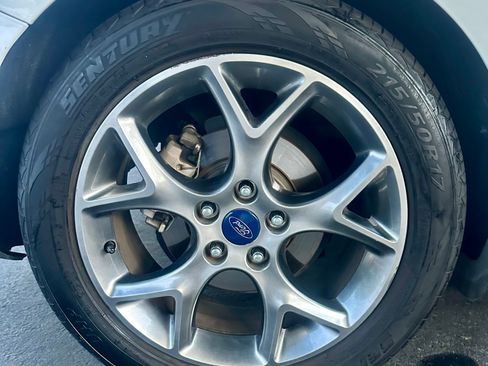 Used 2014 Ford Focus SE w/ Equipment Group 201A image 8