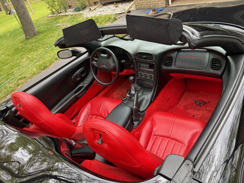 Used 2000 Chevrolet Corvette Convertible RWD image 5