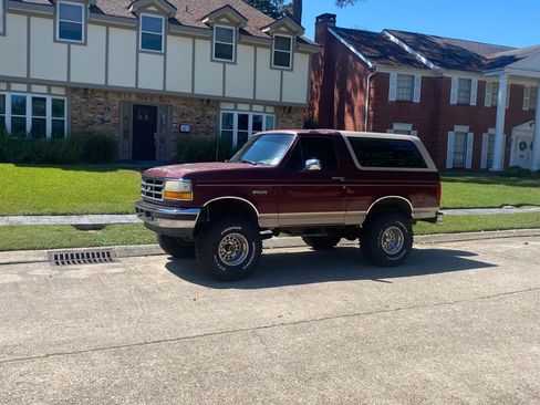 Used 1996 Ford Bronco image 2