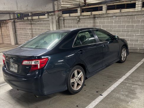 Used 2012 Toyota Camry LE image 4