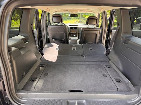 Used 2012 Jeep Liberty Sport AWD/4WD image 16