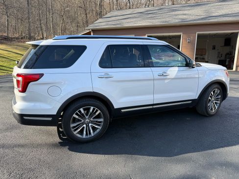 Used 2018 Ford Explorer Platinum image 9
