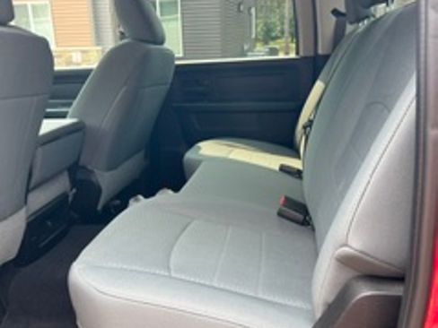 Used 2018 RAM 2500 Tradesman w/ Chrome Appearance Group AWD/4WD image 12