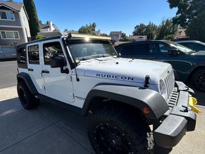 Used 2017 Jeep Wrangler Unlimited Rubicon w/ Connectivity Group