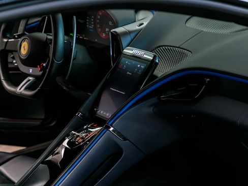 Used 2021 Ferrari Roma image 20