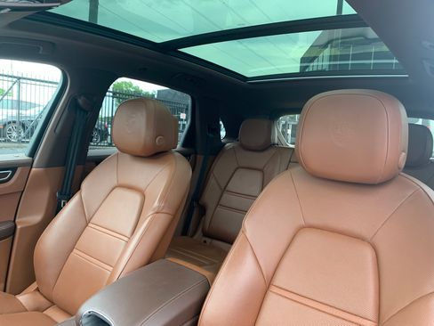 Used 2019 Porsche Cayenne S image 8