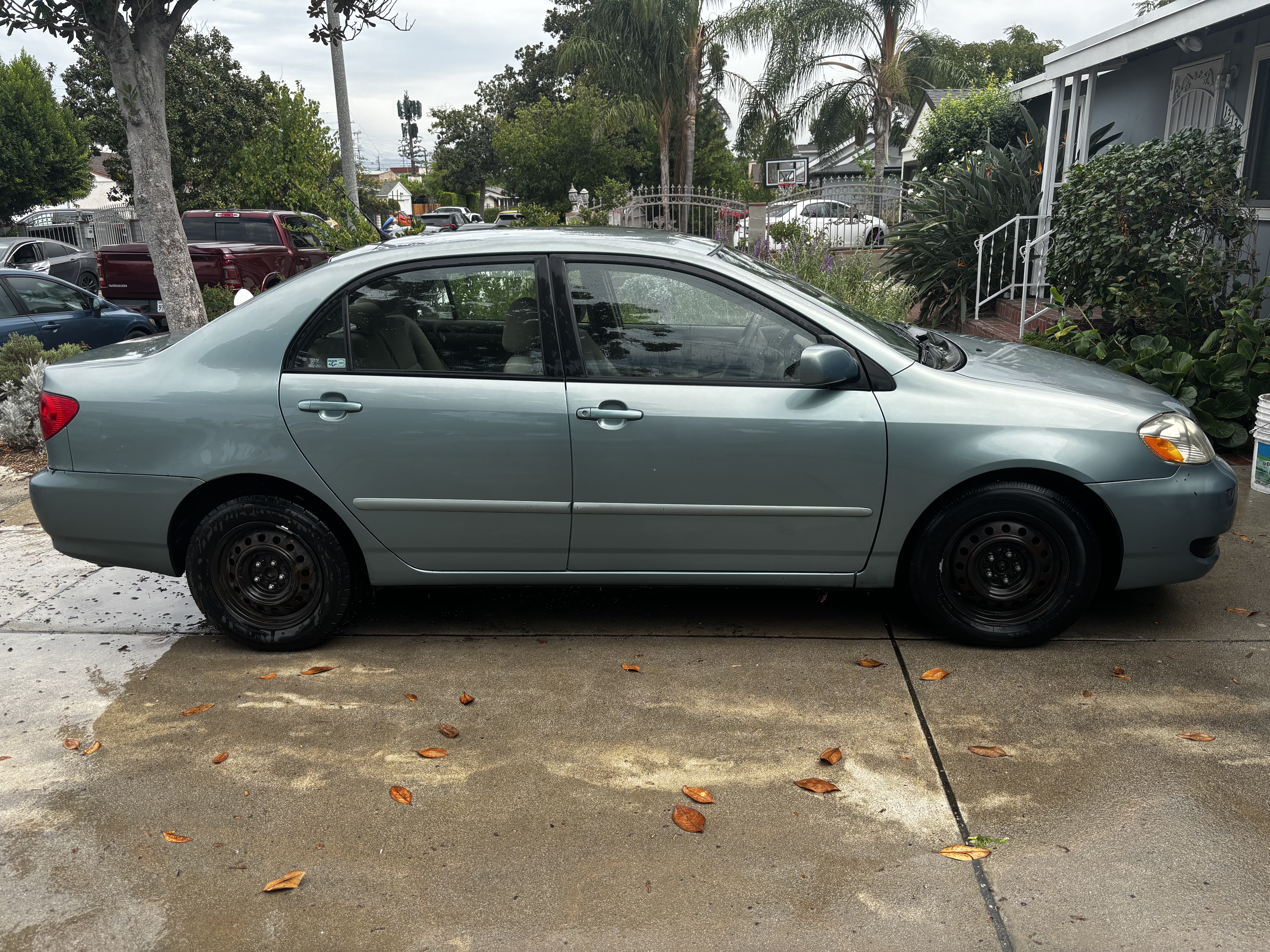 Used 2006 Toyota Corolla LE FWD image 1