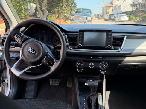 Used 2019 Kia Rio S image 5