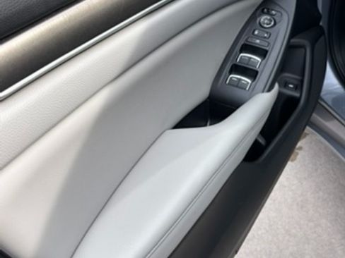 Used 2019 Honda Accord LX image 4