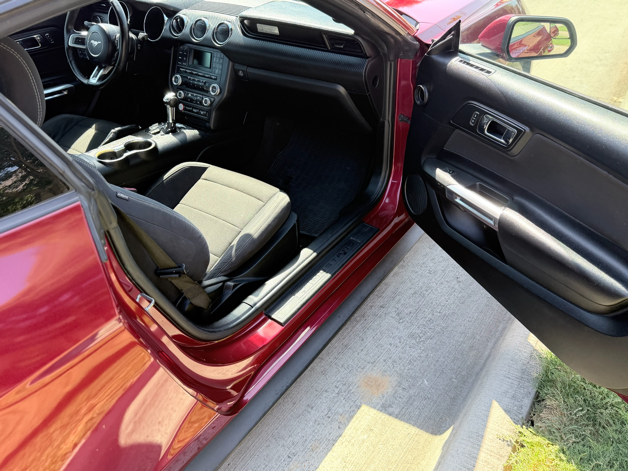 Used 2016 Ford Mustang Coupe RWD image 12