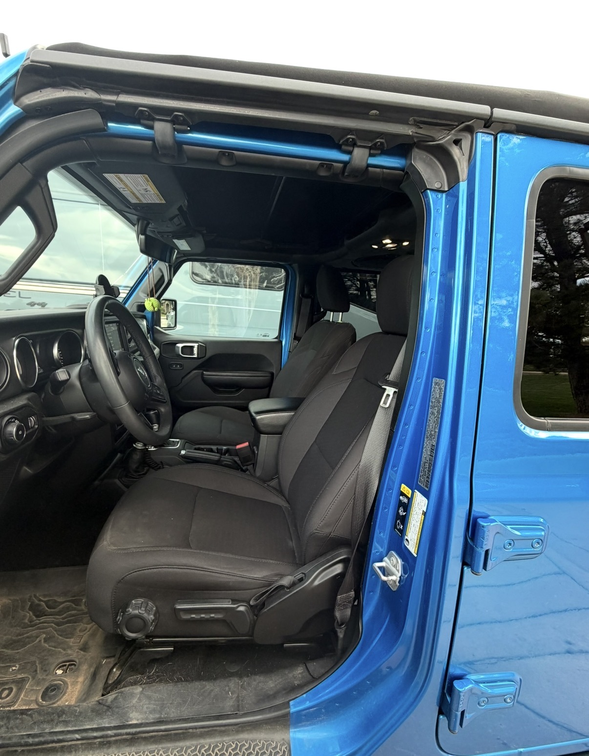 Used 2023 Jeep Wrangler Unlimited Sport AWD/4WD image 11