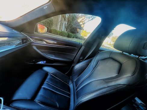 Used 2018 BMW 540i xDrive AWD/4WD image 12