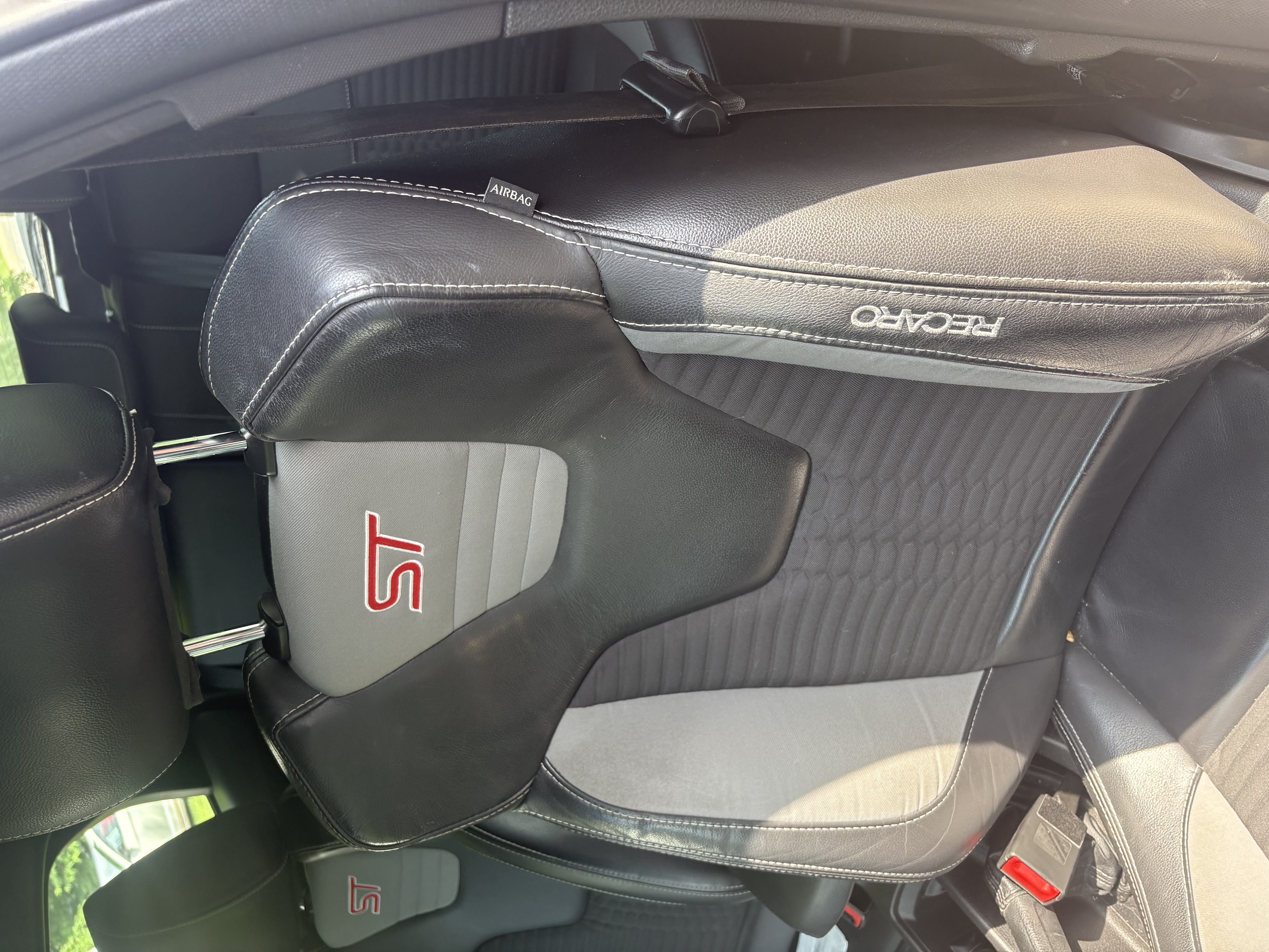 Used 2015 Ford Focus ST w/ Equipment Group 401A FWD image 4