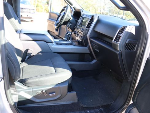 Used 2016 Ford F150 XLT w/ Equipment Group 302A Luxury image 12