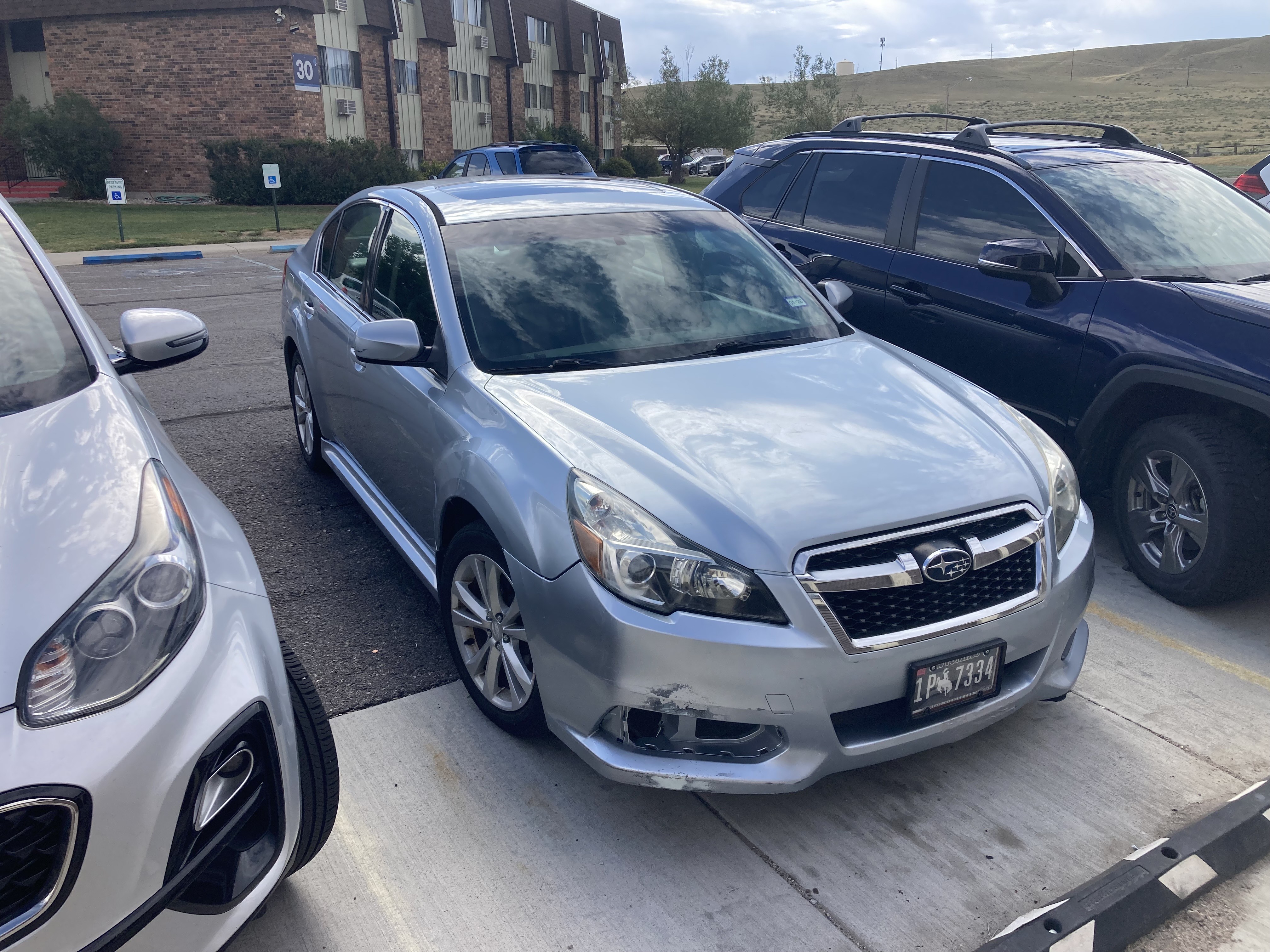 Used 2013 Subaru Legacy 2.5i Premium w/ All-Weather Pkg + Moonroof AWD/4WD image 4