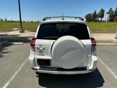 Used 2011 Toyota RAV4 2WD w/ Base L4 Extra Value Pkg image 5