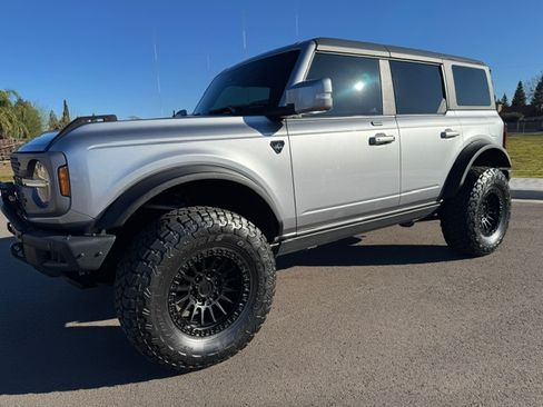 Used 2023 Ford Bronco Badlands image 5