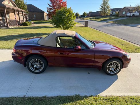 Used 2003 MAZDA MX-5 Miata image 10