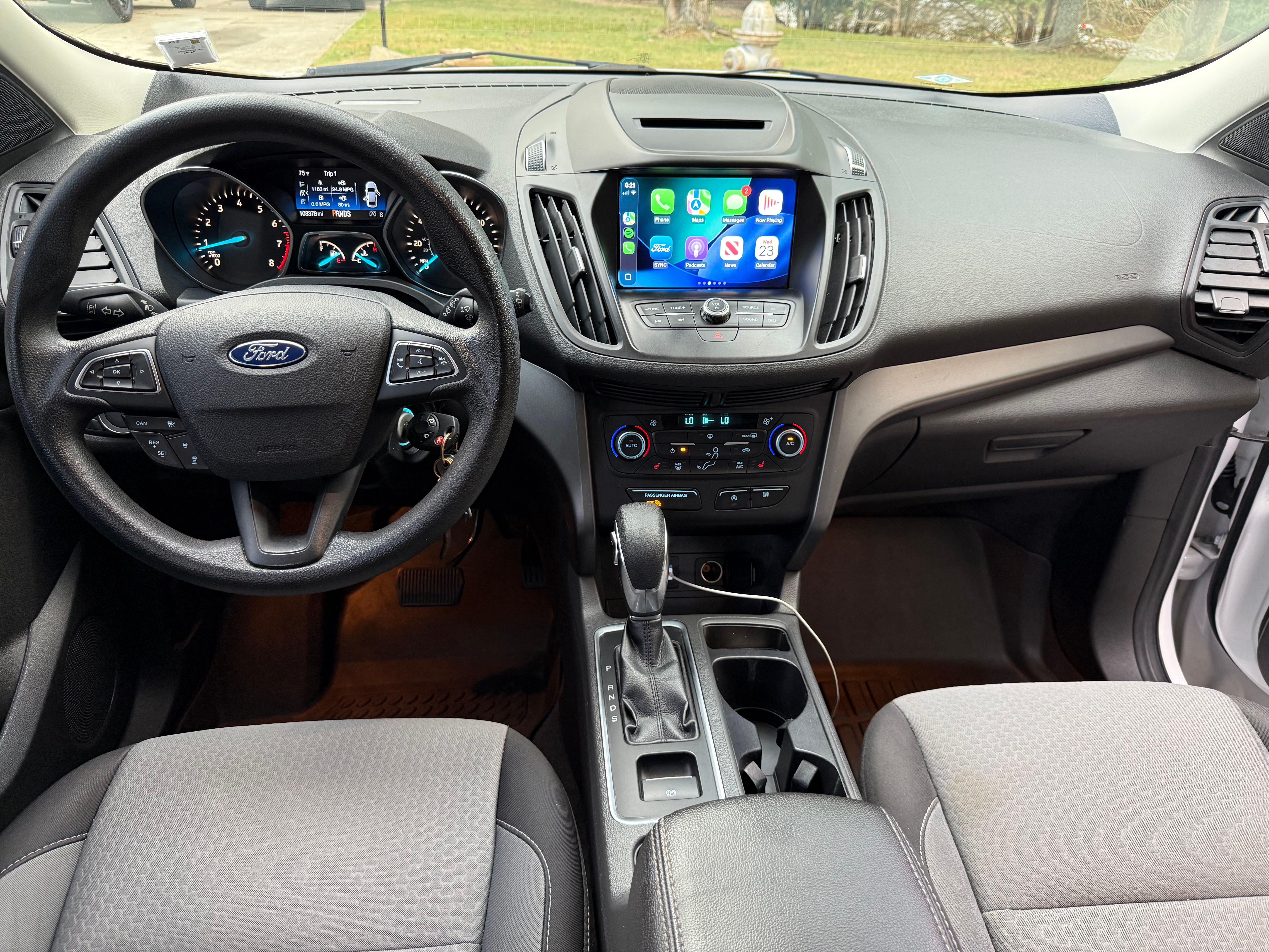 Used 2018 Ford Escape SE w/ Ford Safe & Smart Package FWD image 6