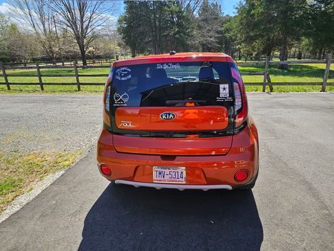 Used 2019 Kia Soul + image 6