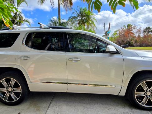 Used 2018 GMC Acadia Denali image 6