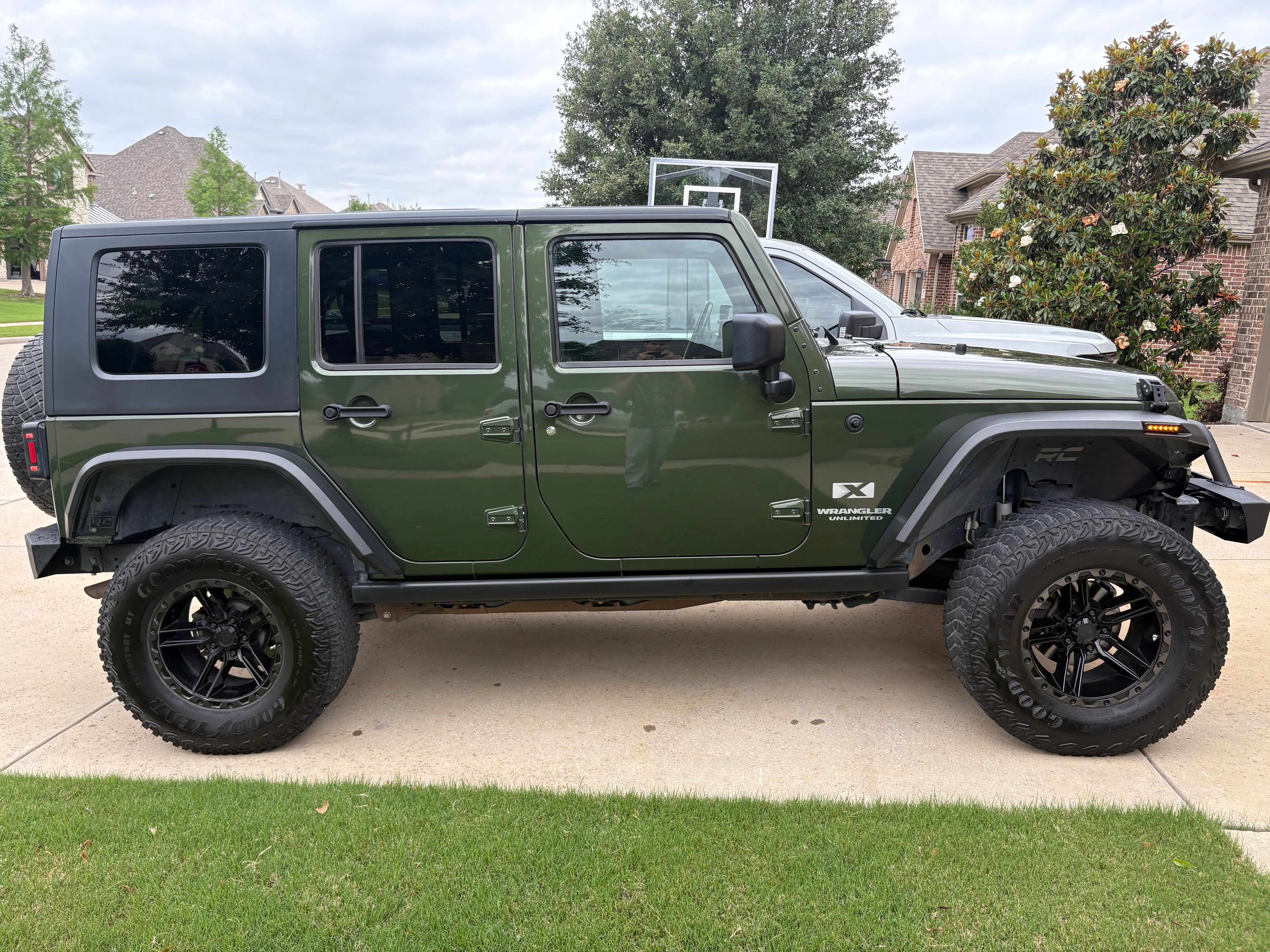 Used 2008 Jeep Wrangler Unlimited X AWD/4WD image 2
