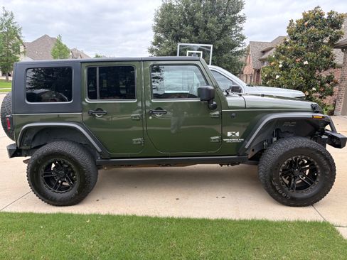Used 2008 Jeep Wrangler Unlimited X AWD/4WD image 2