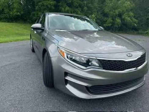 Used 2016 Kia Optima LX FWD image 2