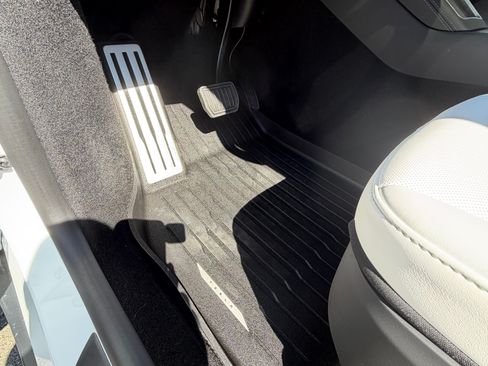 Used 2026 Tesla Model Y AWD image 9