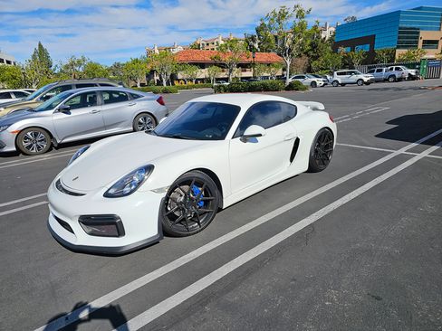 Used 2015 Porsche Cayman RWD image 2
