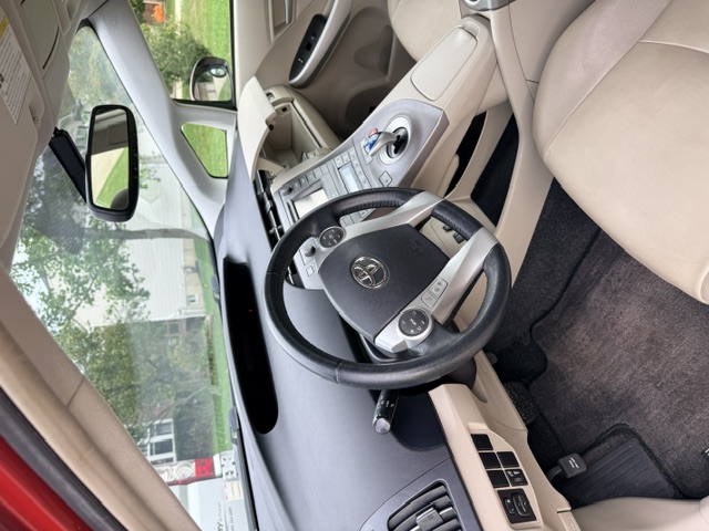Used 2012 Toyota Prius Four FWD image 9