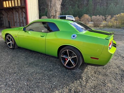 Used 2011 Dodge Challenger SRT8 w/ Green w/Envy Group image 8